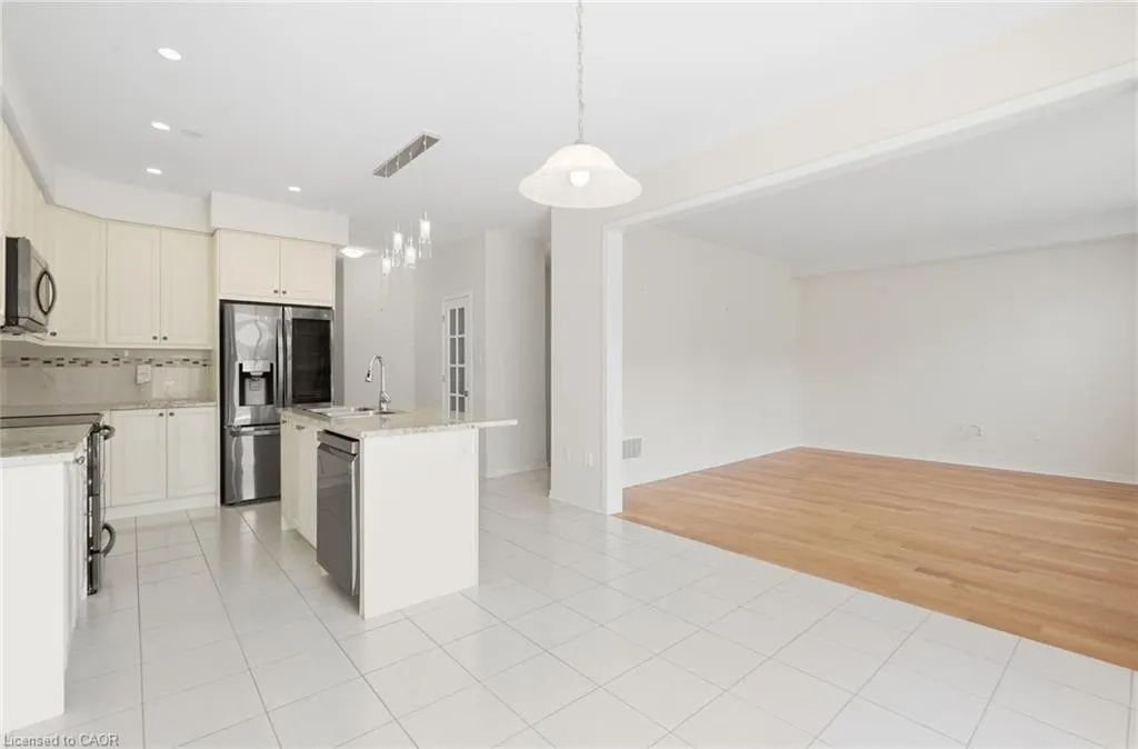 35 Royal Coachman Way