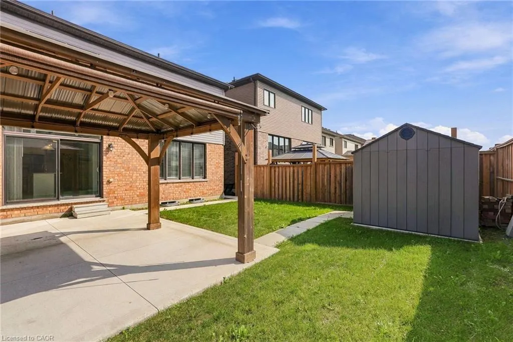 35 Royal Coachman Way
