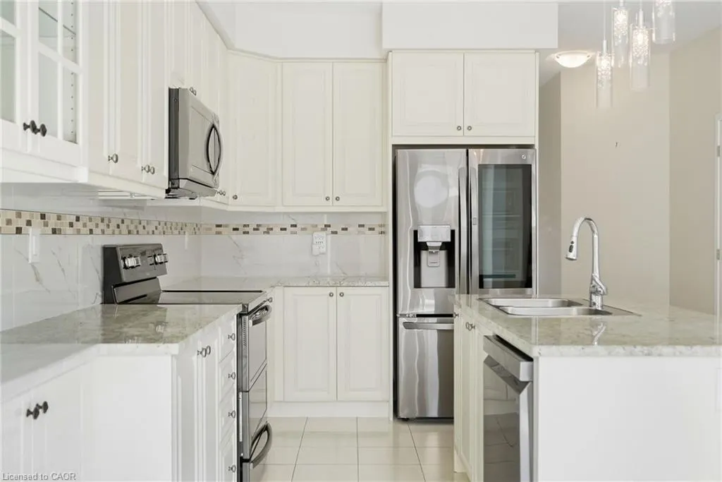 35 Royal Coachman Way