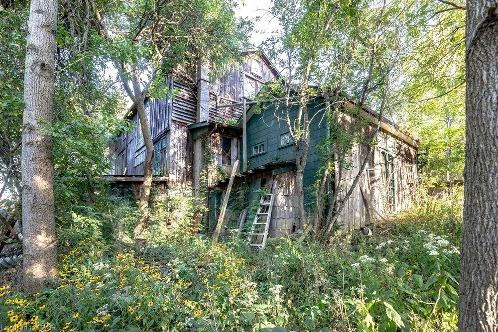 961 Lower Lions Club Road