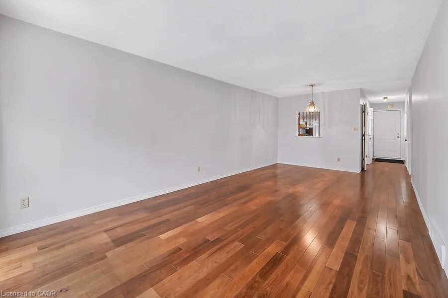 4 Rossmore Avenue #8