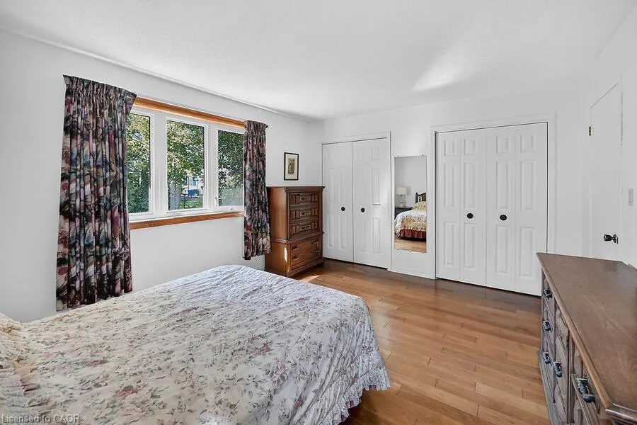 4 Rossmore Avenue #8
