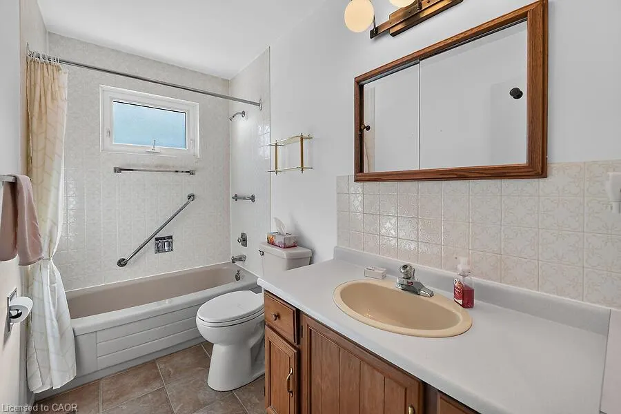 4 Rossmore Avenue #8