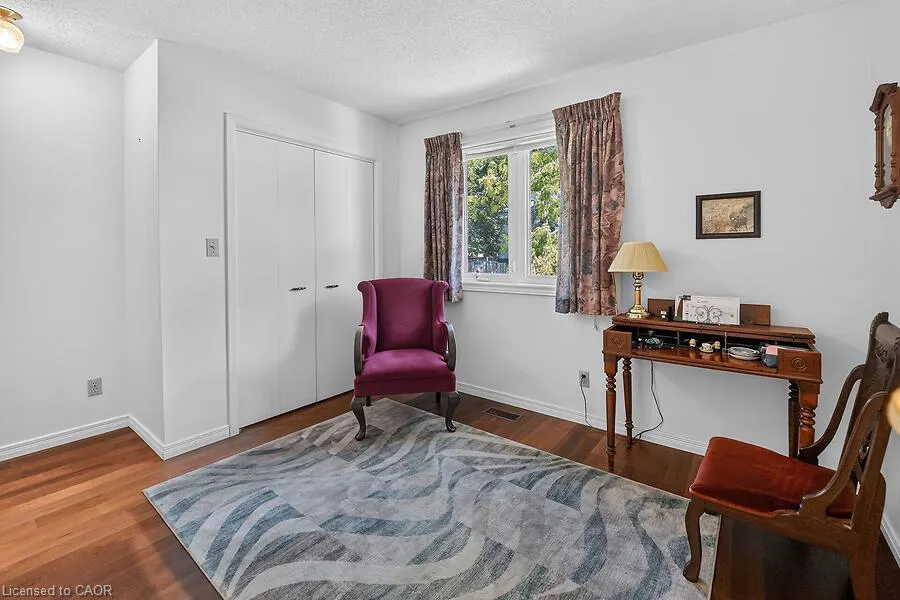 4 Rossmore Avenue #8