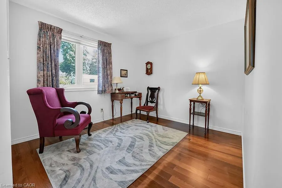 4 Rossmore Avenue #8