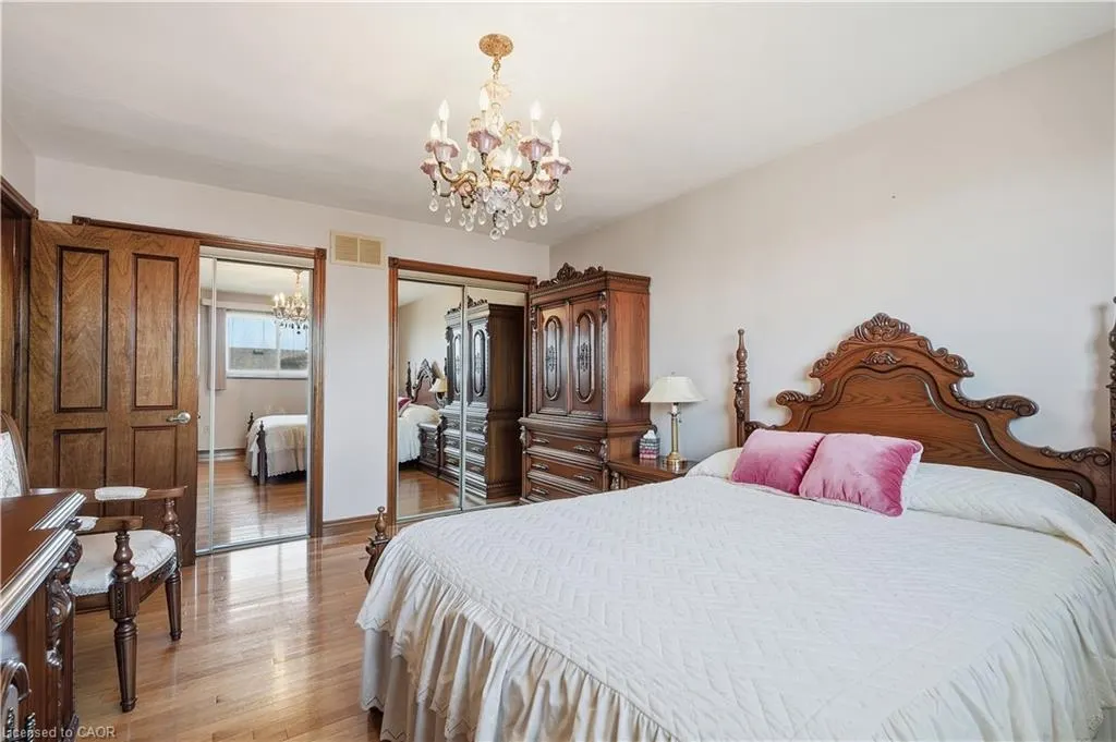 7 Vinehill Drive