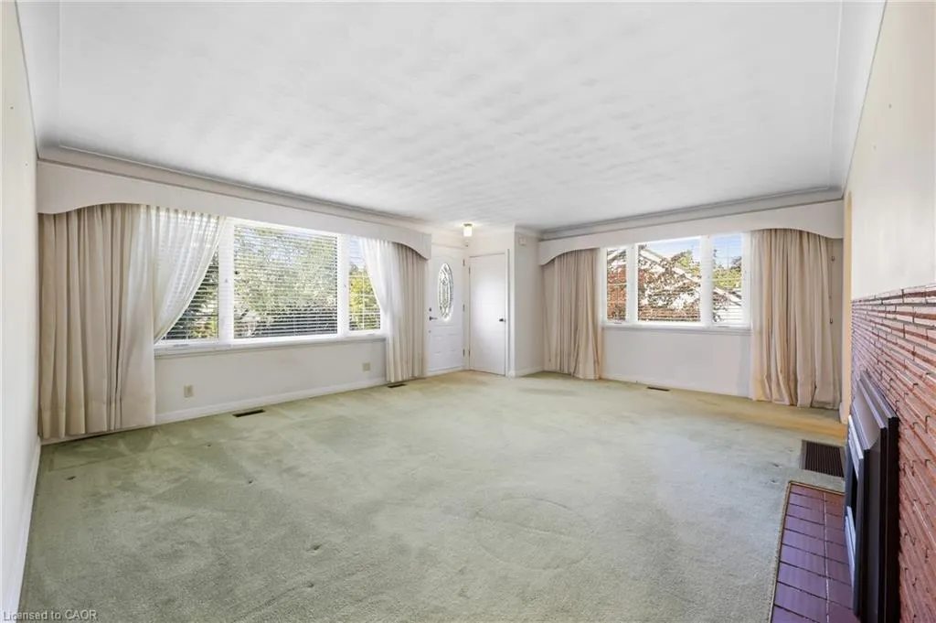 8 Hill Place