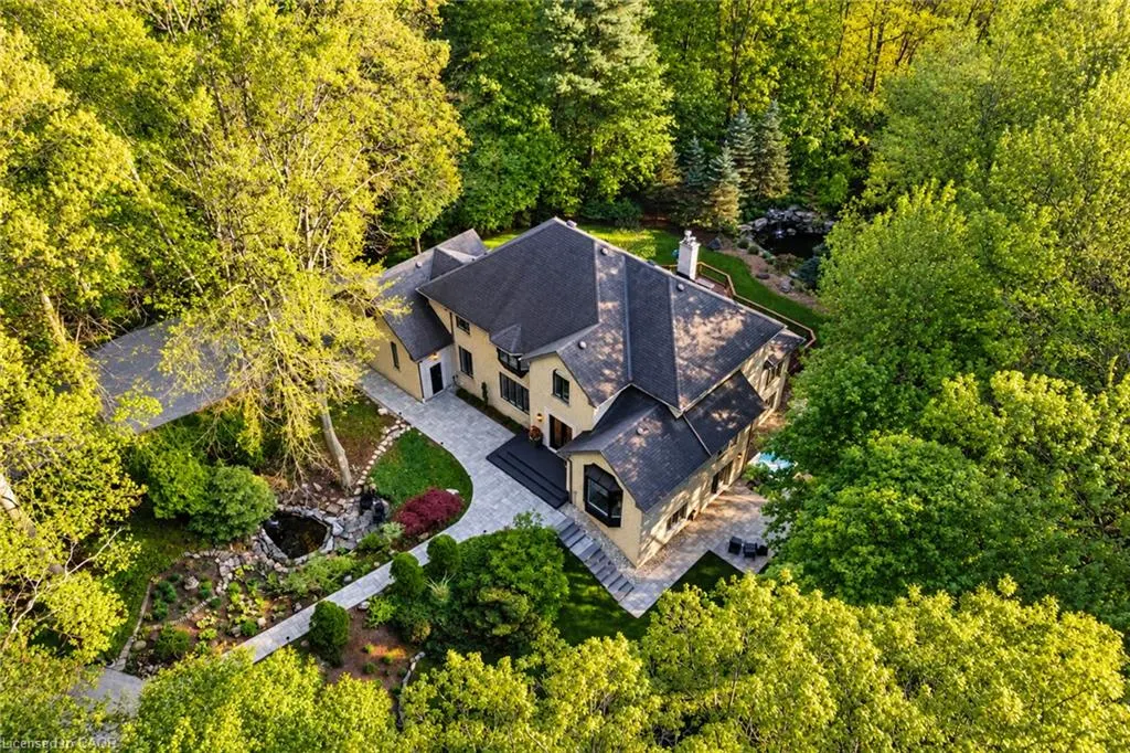 18 Elder Crescent
