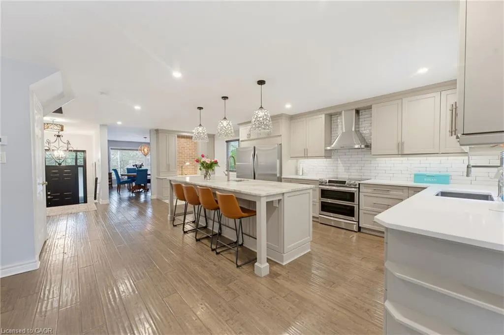 28 Seymour Drive