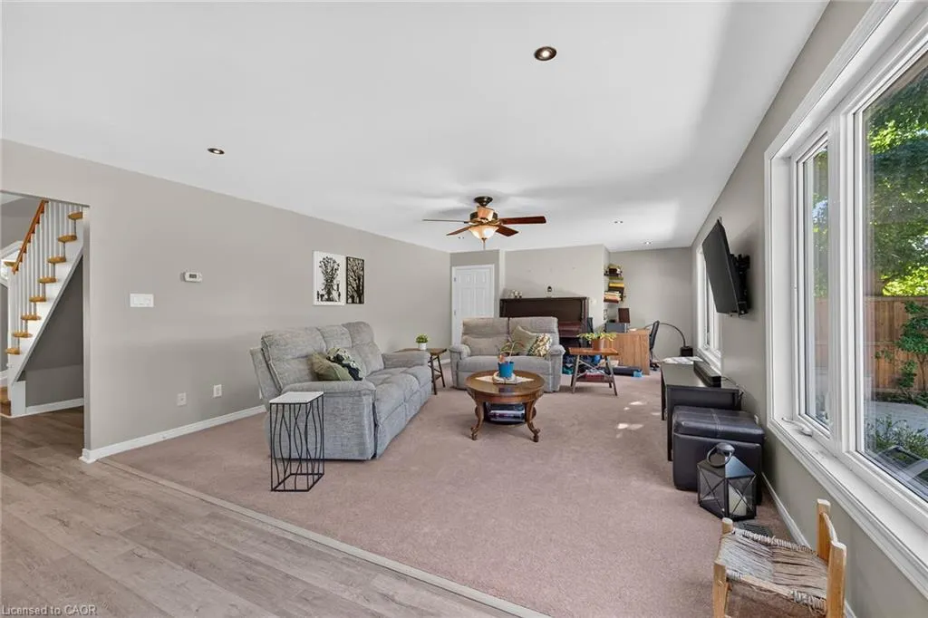 8105 Leeming Road