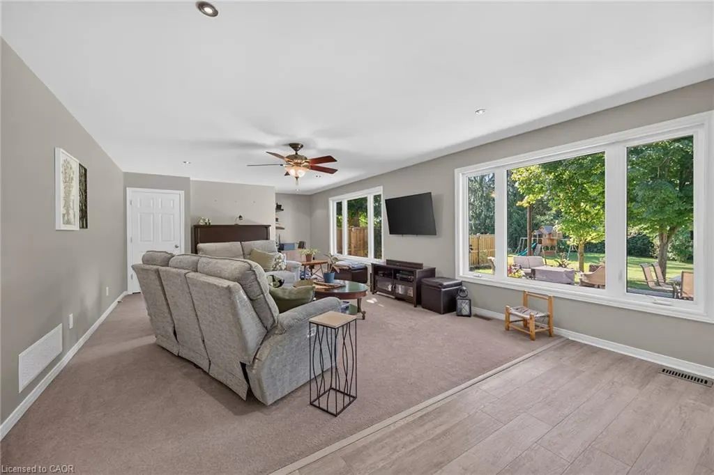 8105 Leeming Road