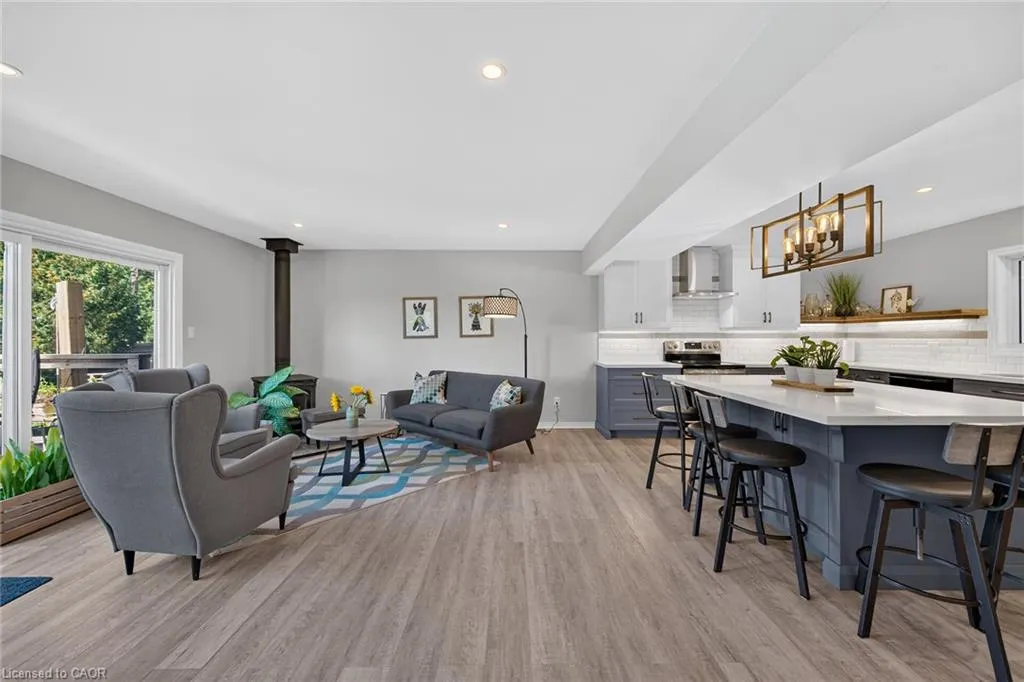 8105 Leeming Road