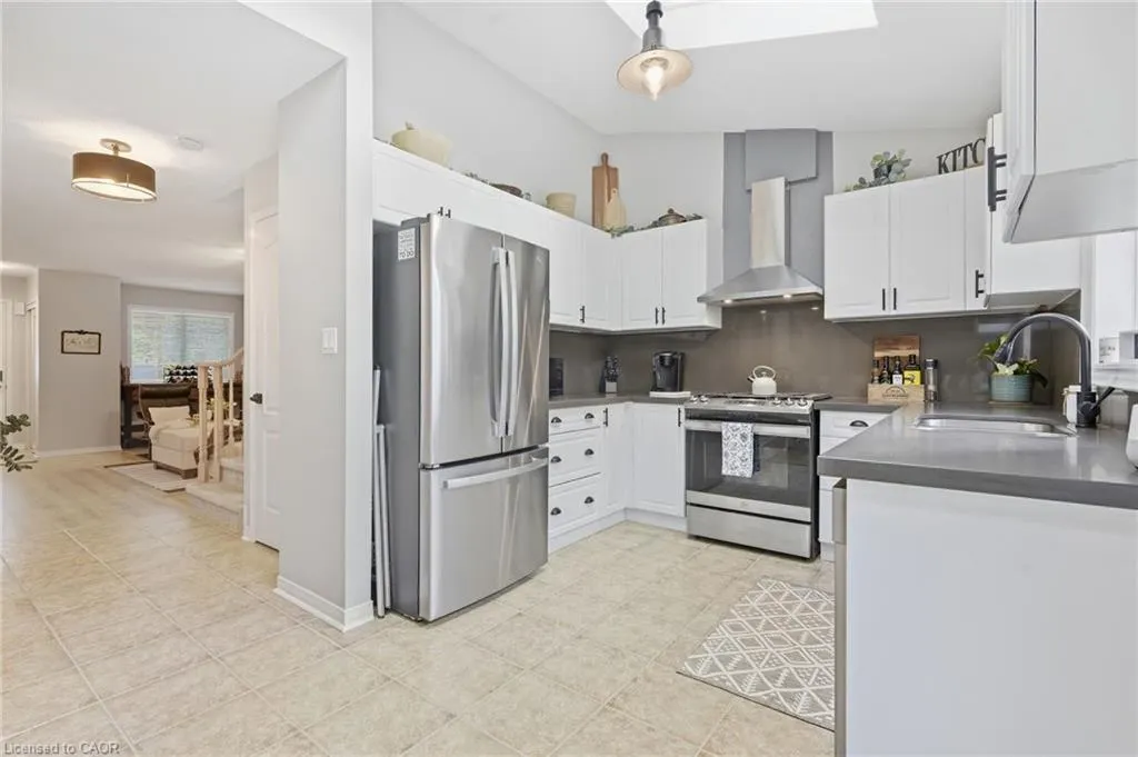 14 Kenyon Crescent