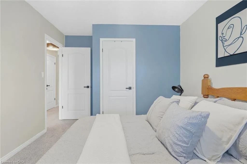 14 Kenyon Crescent