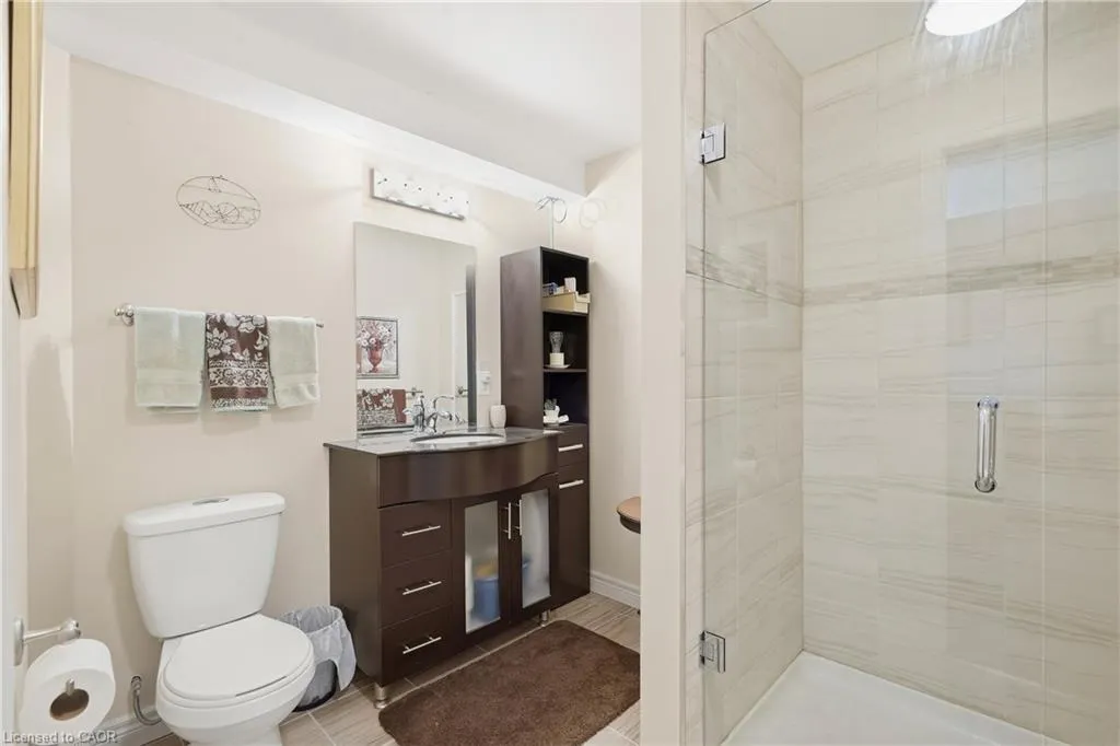 9 Wentworth Drive #5