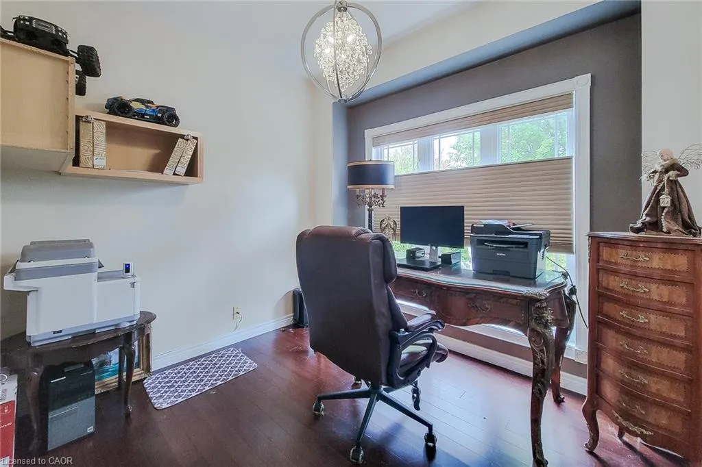 214 Cloverleaf Drive