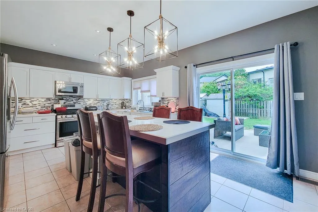 214 Cloverleaf Drive
