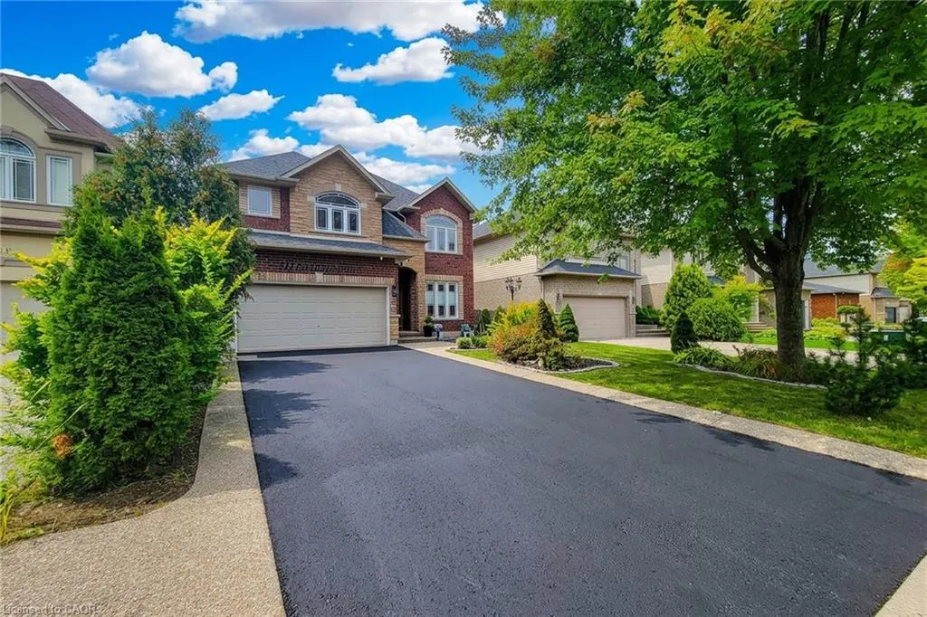 214 Cloverleaf Drive