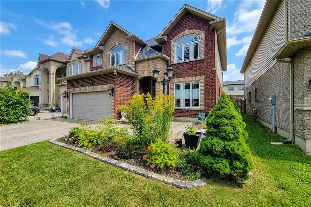 214 Cloverleaf Drive