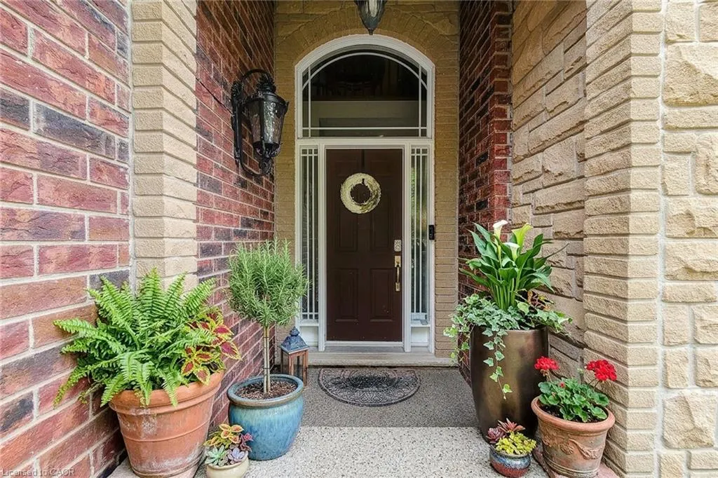 214 Cloverleaf Drive