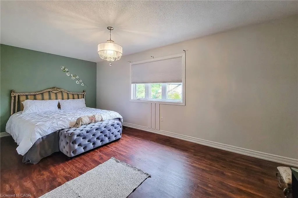 214 Cloverleaf Drive