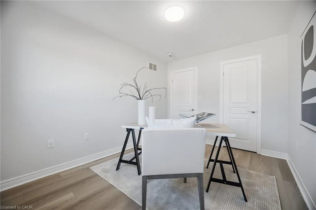 98 Bloom Crescent