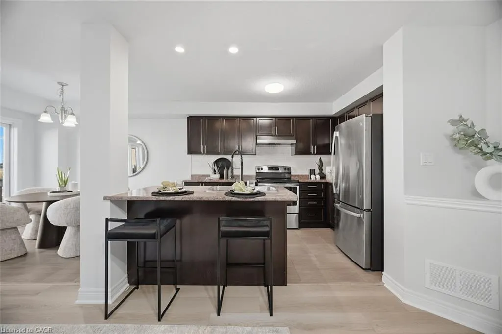 98 Bloom Crescent