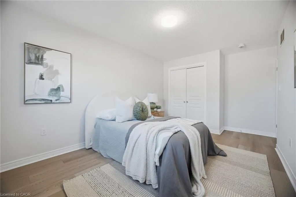 98 Bloom Crescent