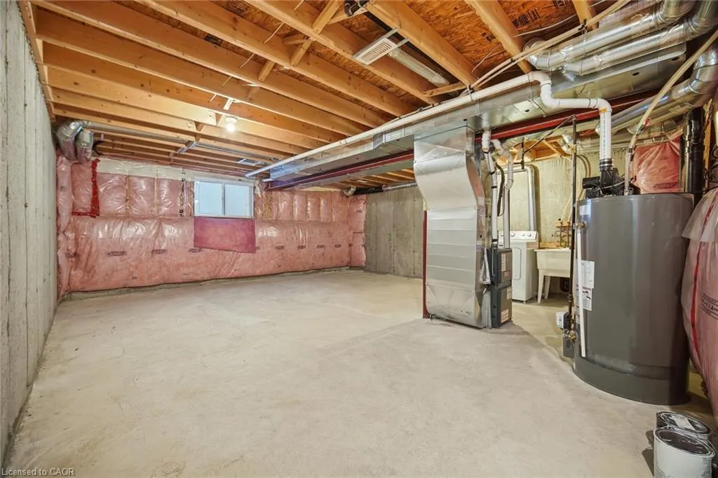 98 Bloom Crescent