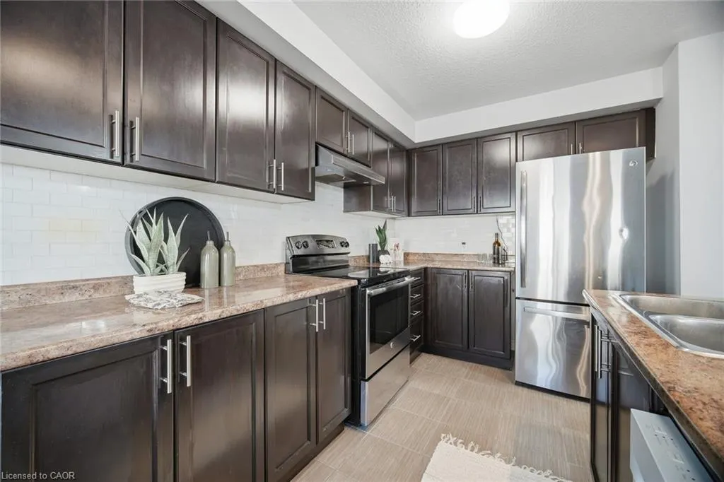 98 Bloom Crescent