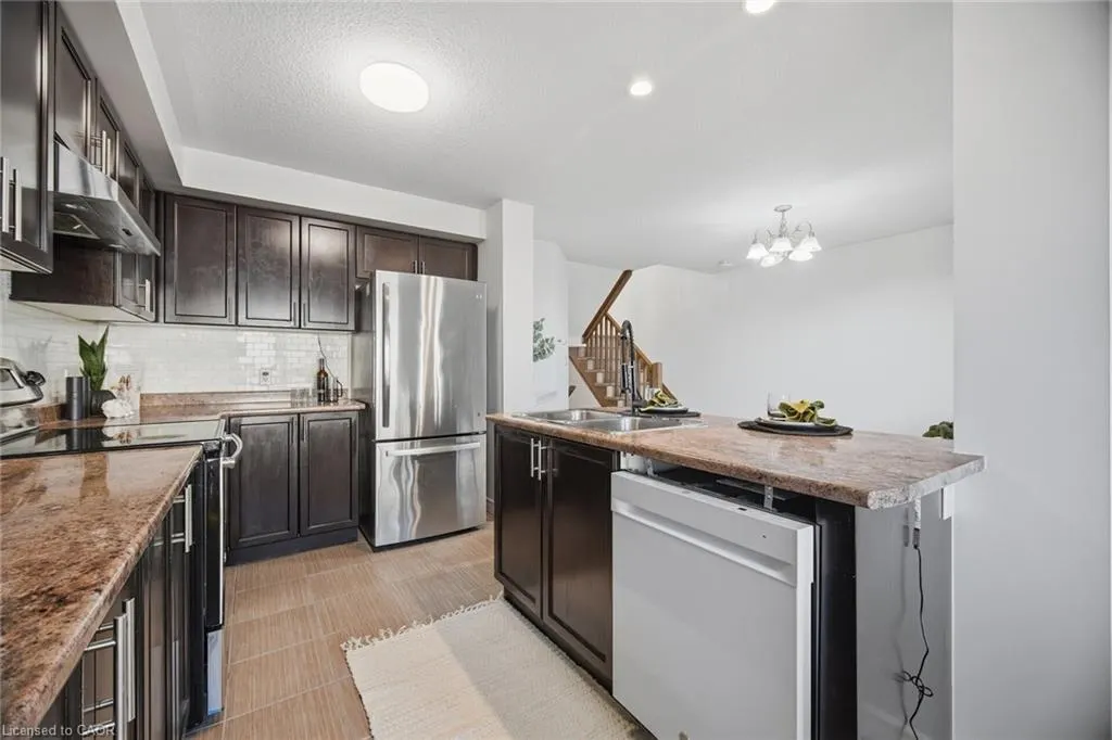 98 Bloom Crescent