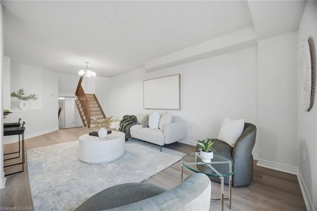 98 Bloom Crescent