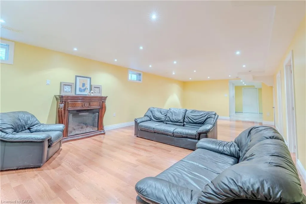 79 Moorland Crescent