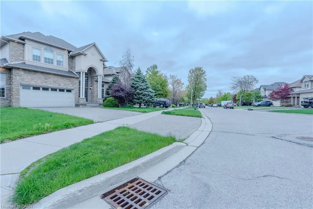79 Moorland Crescent