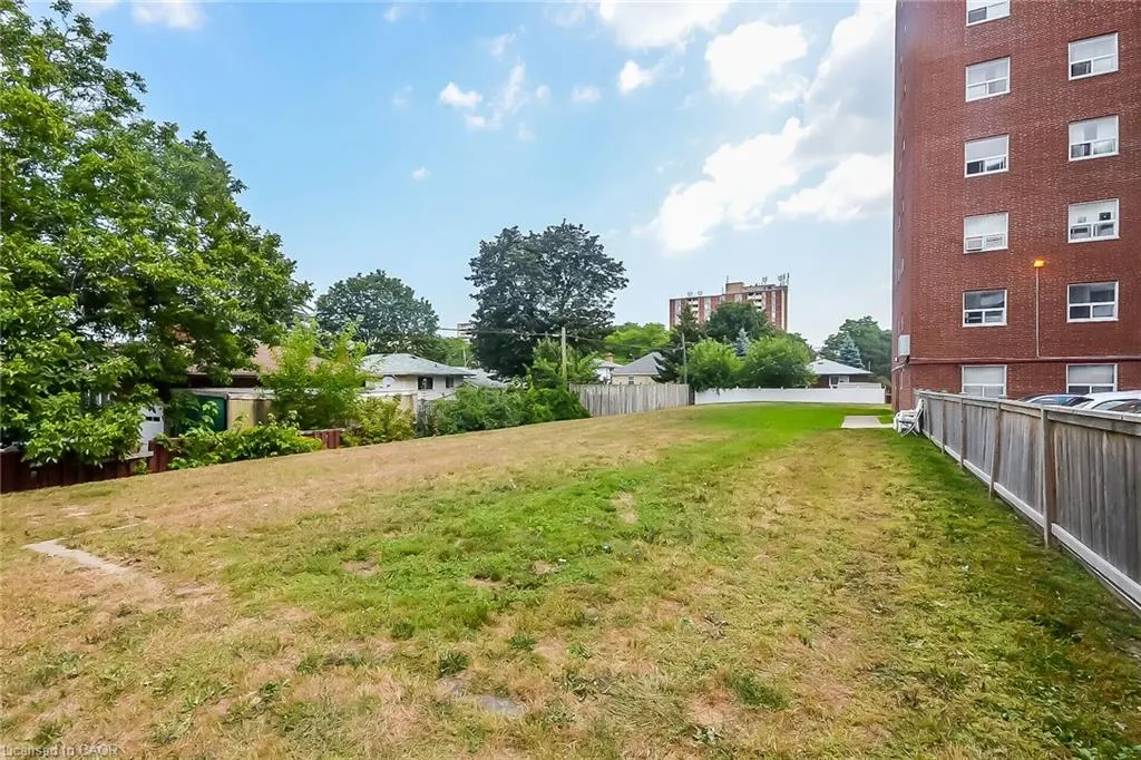 851 Queenston Road #604