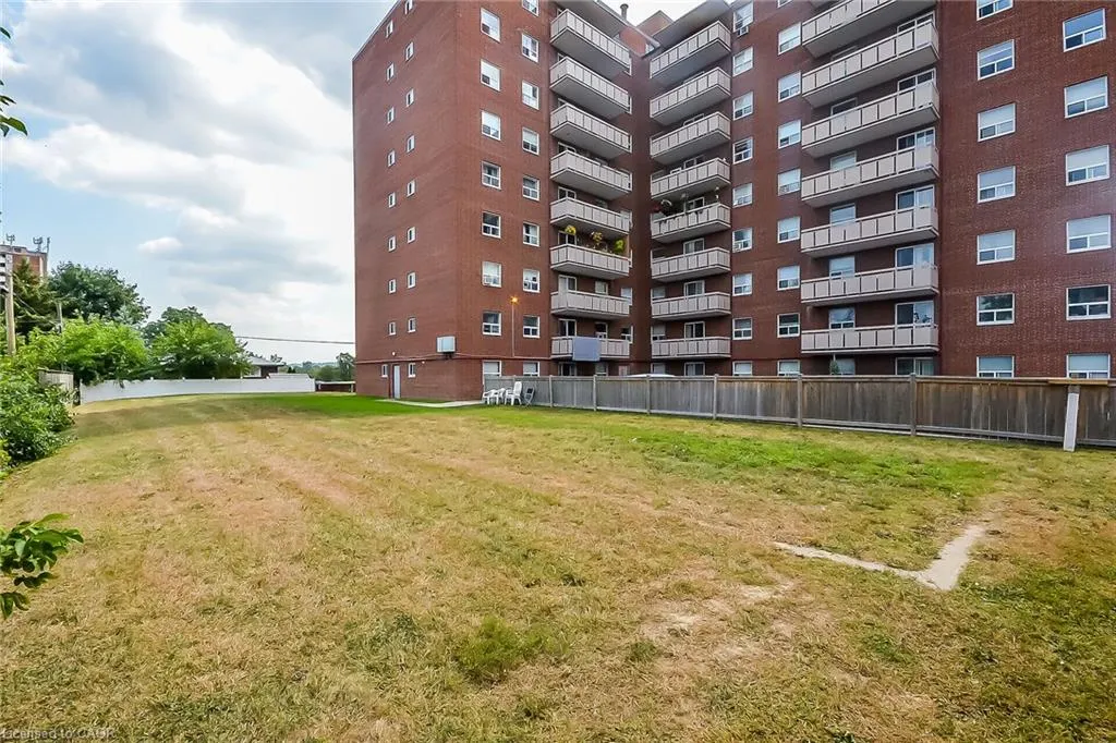 851 Queenston Road #604
