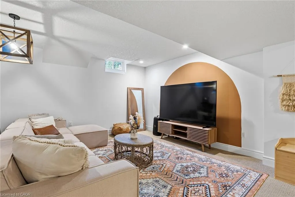 253 Upper Mount Albion Road