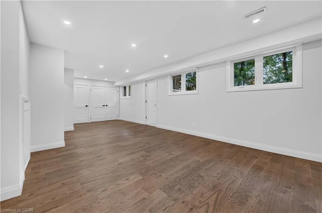 4 Woodcrest Drive