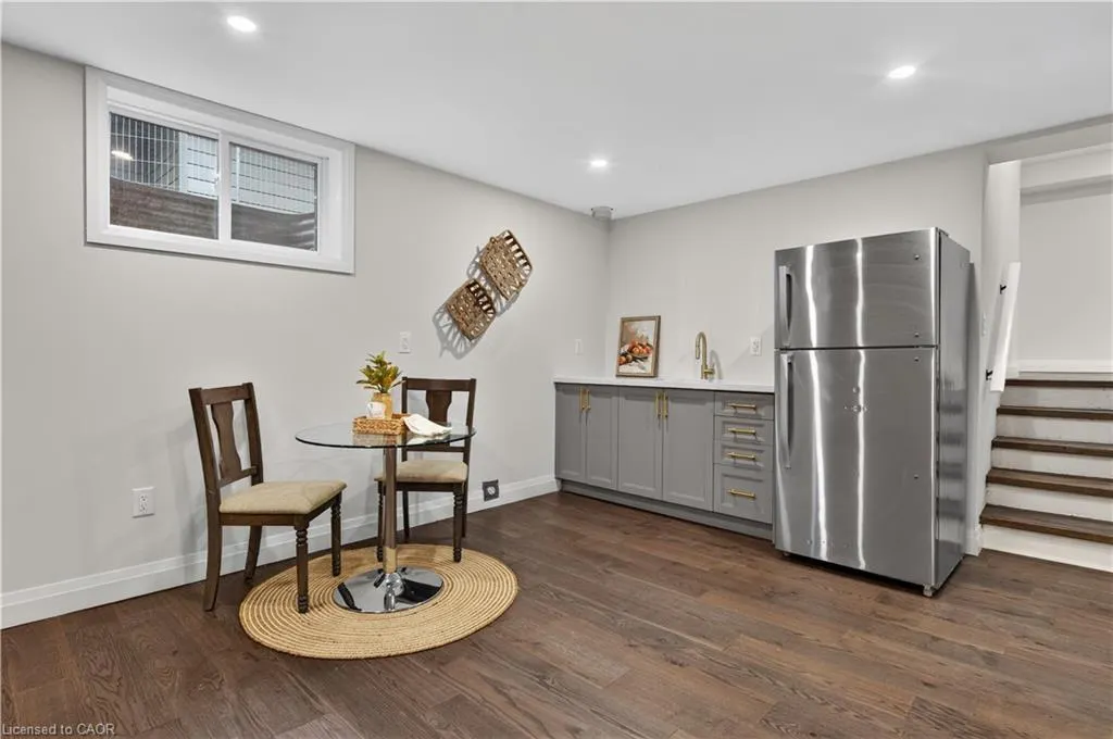 4 Woodcrest Drive