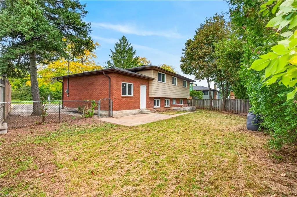 4 Woodcrest Drive
