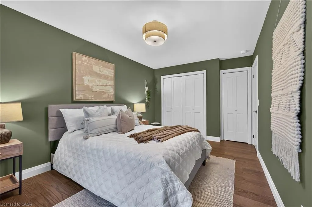 4 Woodcrest Drive