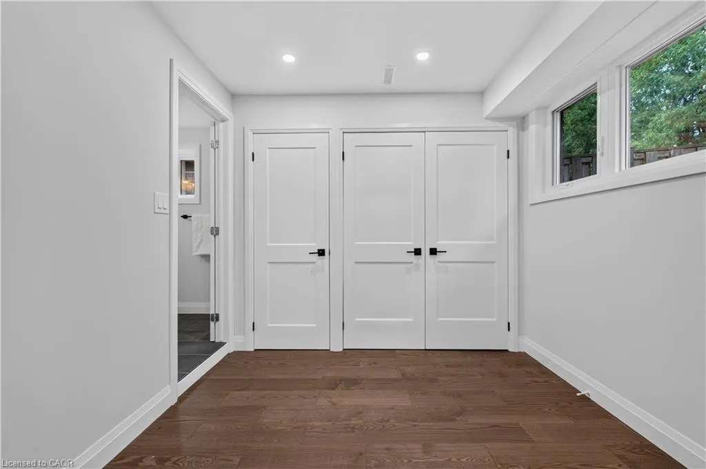 4 Woodcrest Drive