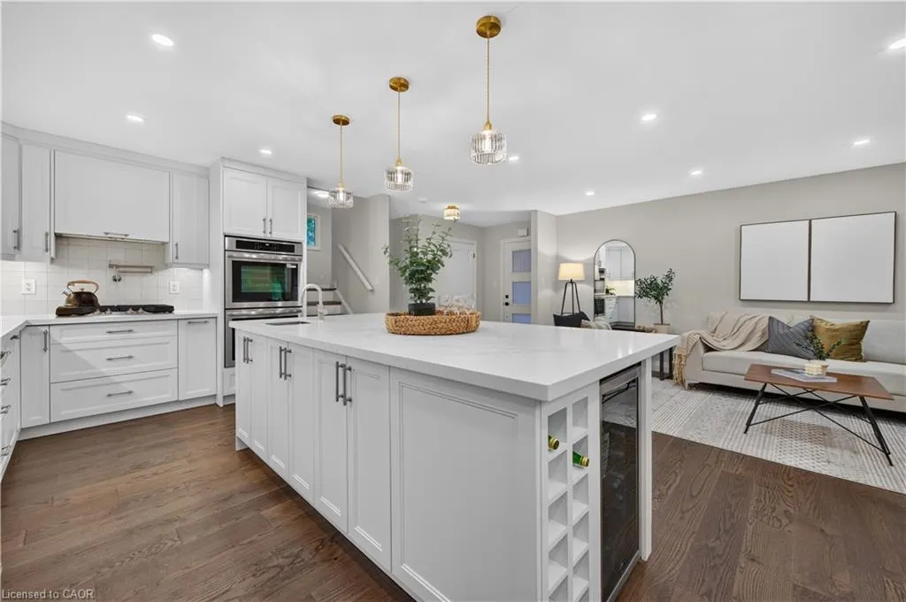 4 Woodcrest Drive