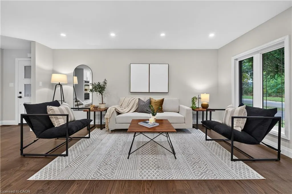 4 Woodcrest Drive