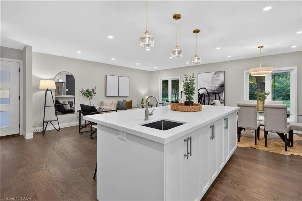 4 Woodcrest Drive