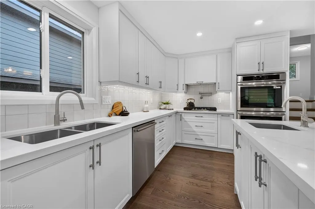 4 Woodcrest Drive
