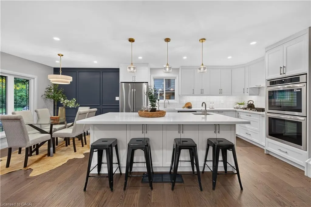 4 Woodcrest Drive