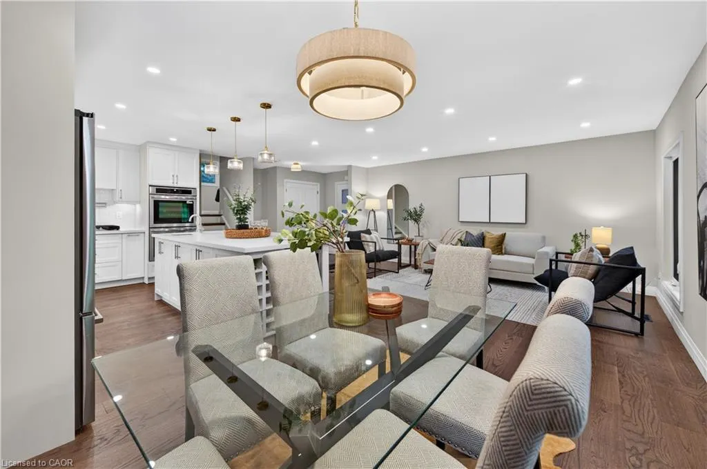 4 Woodcrest Drive