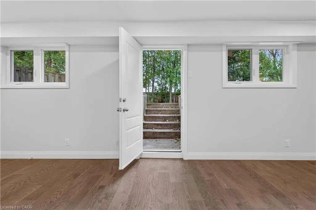 4 Woodcrest Drive
