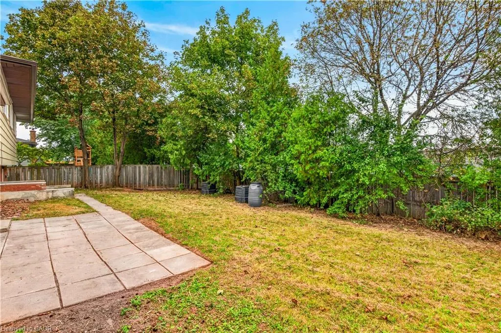 4 Woodcrest Drive